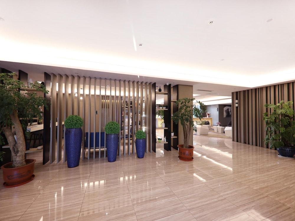 ibis Styles GY Bosideng Plz Exterior