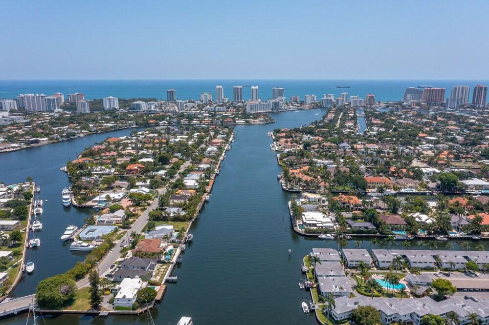 لاس أولاس ميزون دي فيل نير فورت لودرديل بيتش منظر من الجو