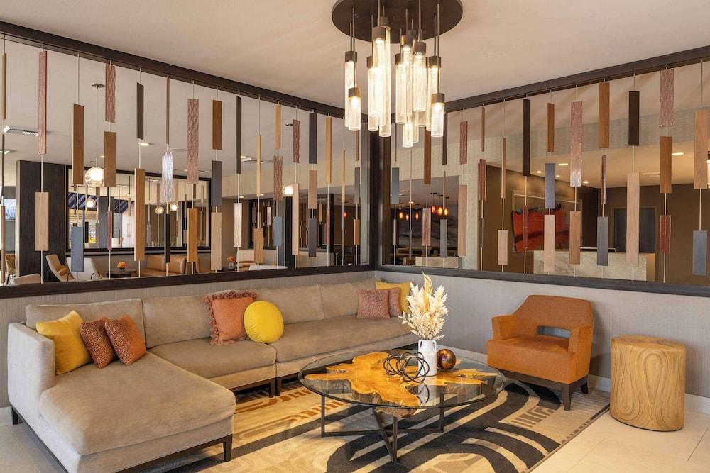 دابل تري باي هيلتون هوتل سان بيرناردينو الردهة