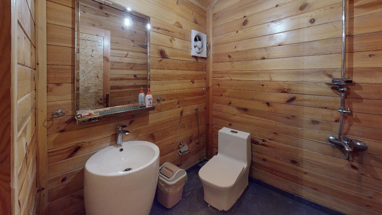 شاليه بتصميم مريح وملعب للأطفال | 619 حمام