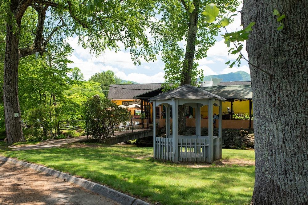 سوبر 8 باي ويندام بلاك ماونتن المنطقة الخارجية