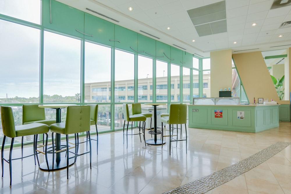 Emerald Beach Resort by Panhandle Getaways Lobby