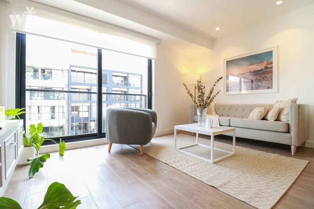 دبل اييل ي و بد رو ان ميرافلوريز غرفة