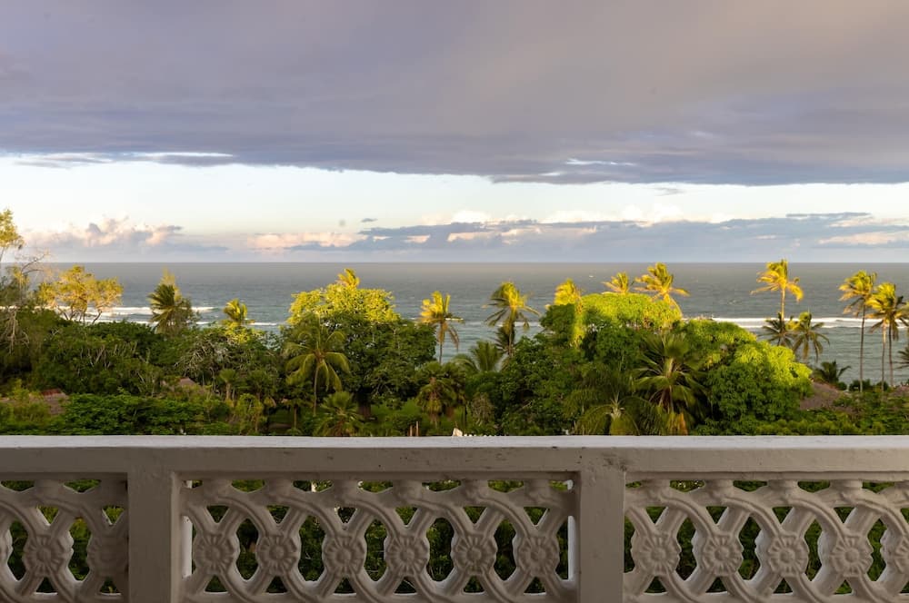 HillPark Amare Resort Exterior