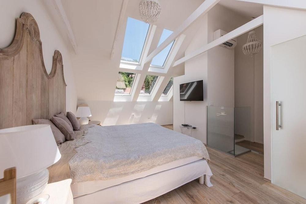 إيه ي جوبلجانا ذا برينسيس كاسل تريبليكس غرفة