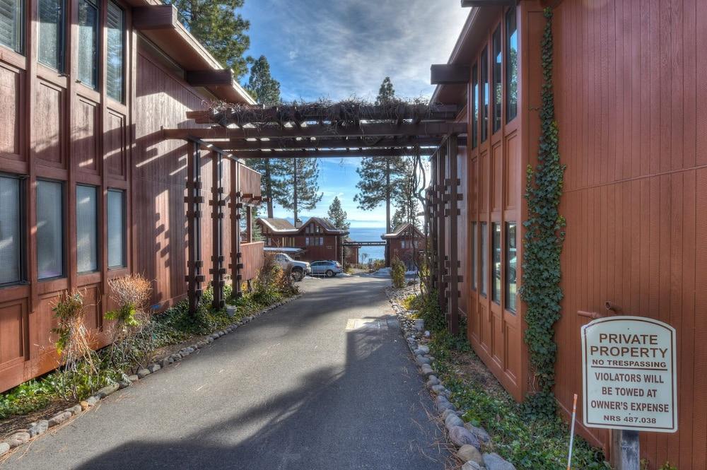 كريستال شورز فيلا ليك فيوز آند هايكينج المنطقة المحيطة بالمنشأة