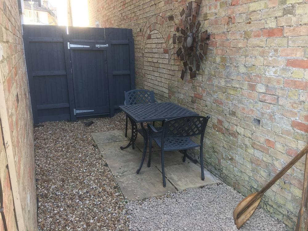 ريفر كورتيارد أبارتمنت إن ذا هارت أوف المنطقة المحيطة بالمنشأة