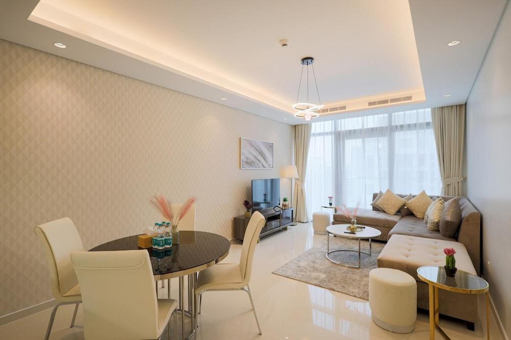 بي تي آر-4503 شقة مفروشة من غرفتي نوم في وحدة واسعة غرفة