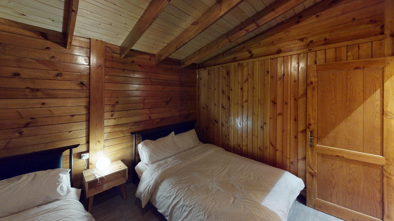 Comfy Chalet with Pool | 258 Bedroom