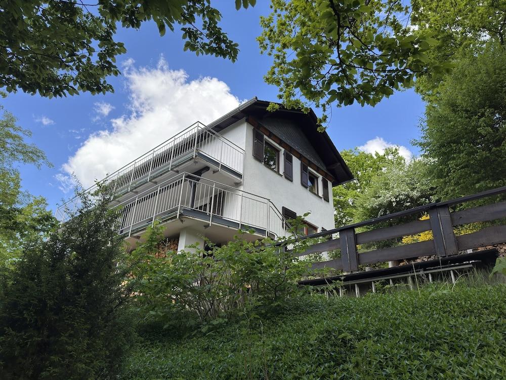 فيرينهاوس ساكفايفنبليك، هاتسفيلد المنطقة الخارجية