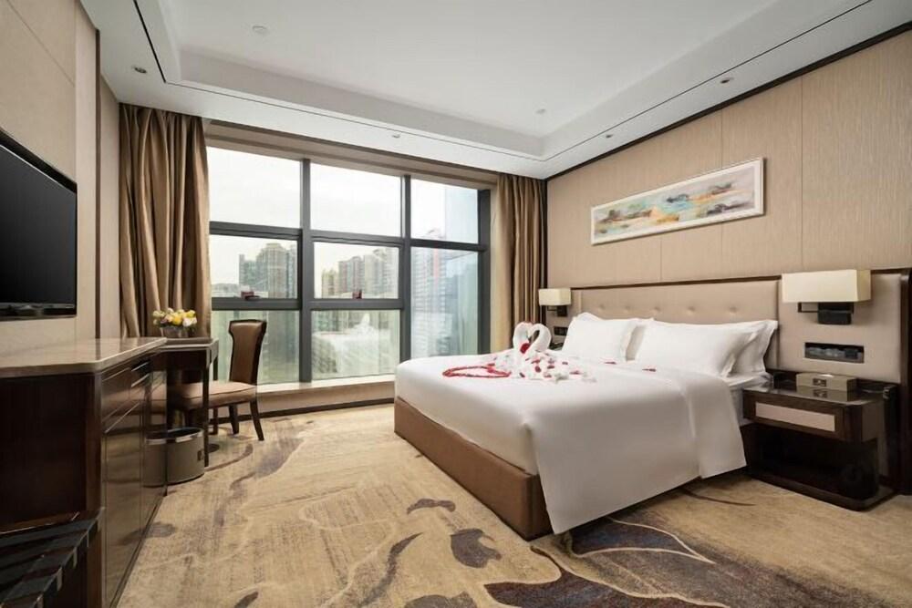 Nanning Guiwanyi Hotel (Beihu South Road Subway Station)