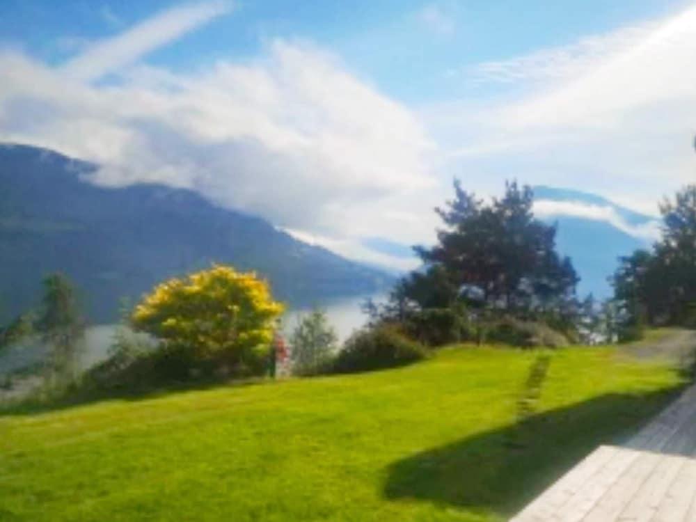 8 بيرسون هوليداي هوم إن إنفيك باي تراوم الصورة الأساسية