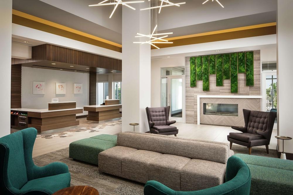 هيلتون جاردن إن سكرامنتو أيربورت ناتوماس منطقة الاستقبال