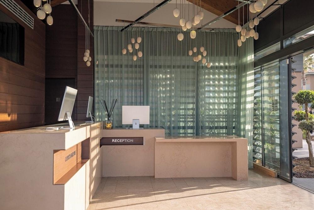 كوبيه هوتيل سان تروبيه منطقة الاستقبال