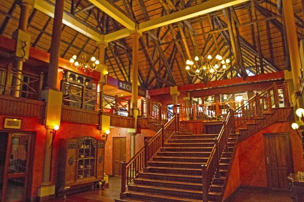Epacha Game Lodge & Spa Lobby