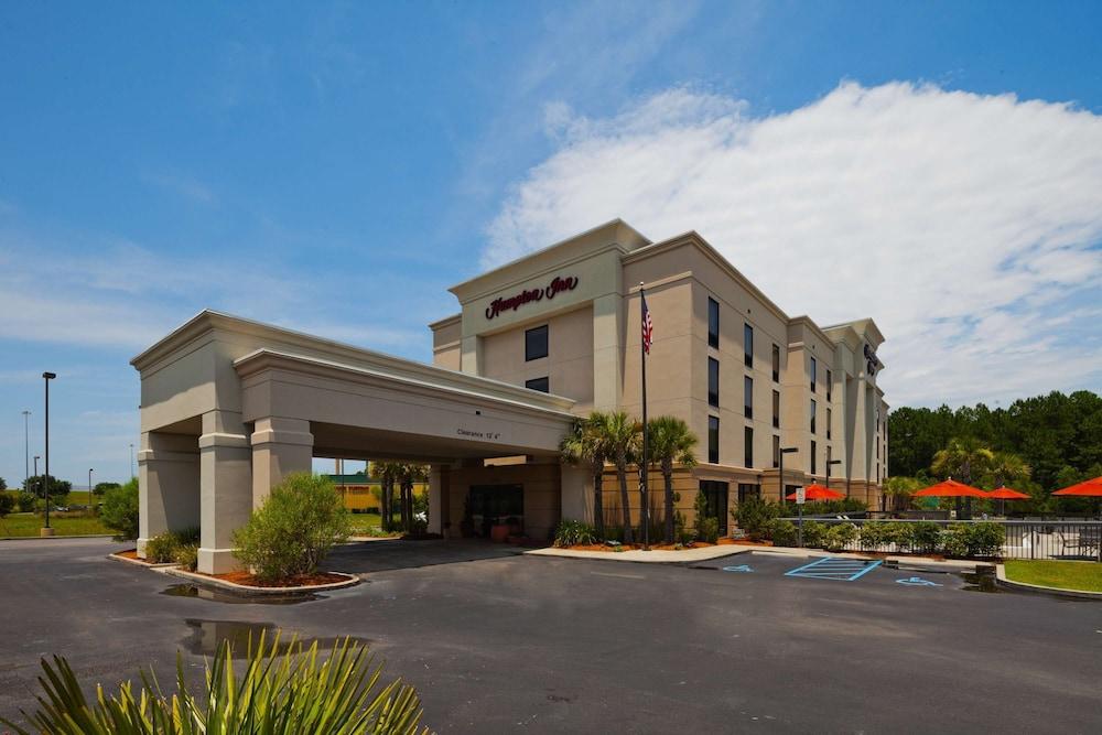 Hampton Inn Moss Point Pascagoula Featured Image