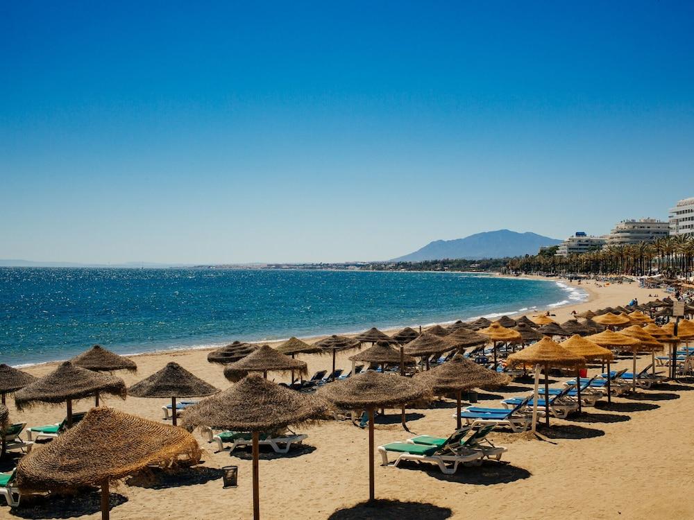 2 بد د جي في أا ت نير بويرتو بانوس الشاطئ