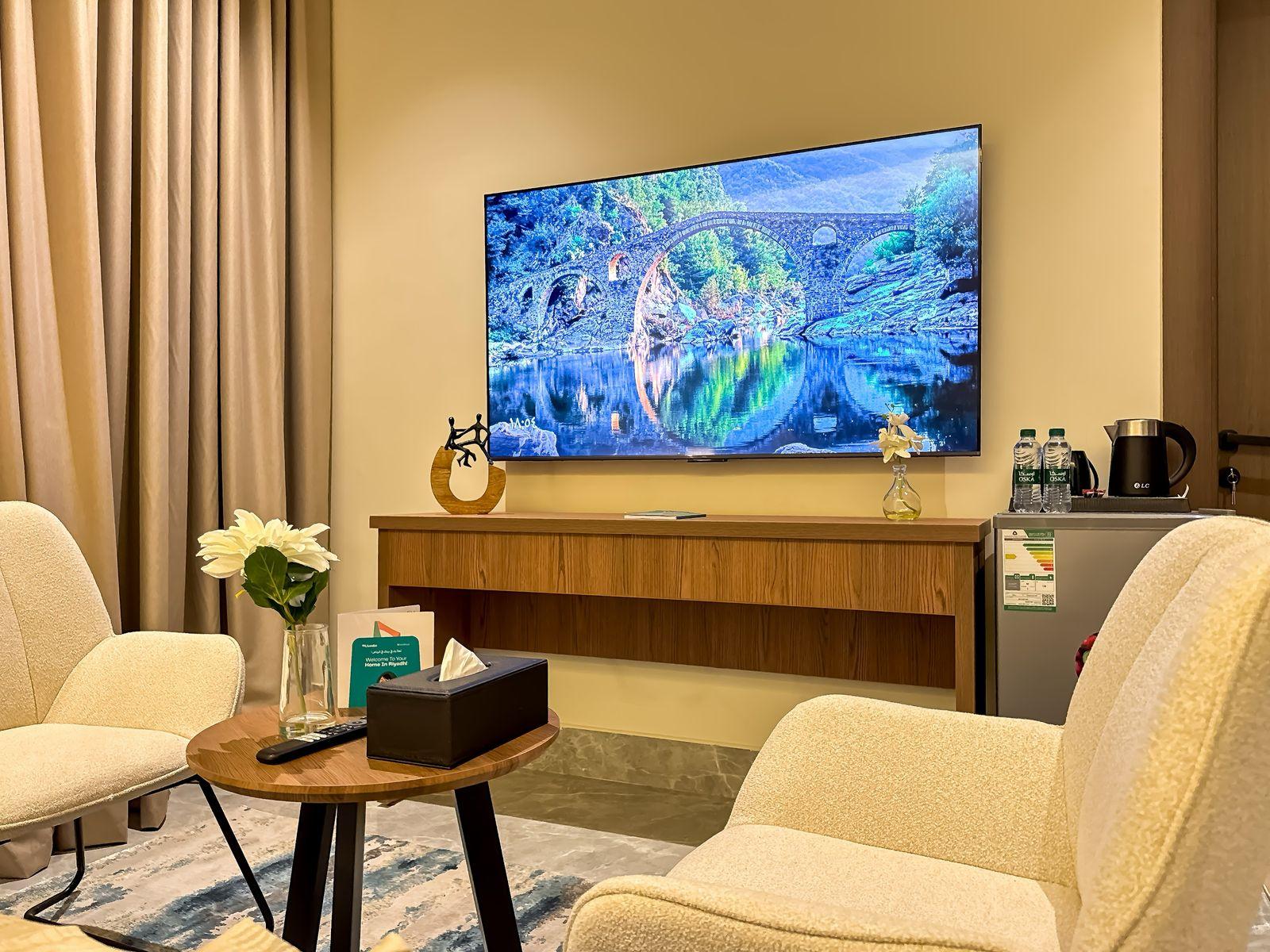 استديو راقي بحي النرجس مع بلكونه  | 5603 أخرى