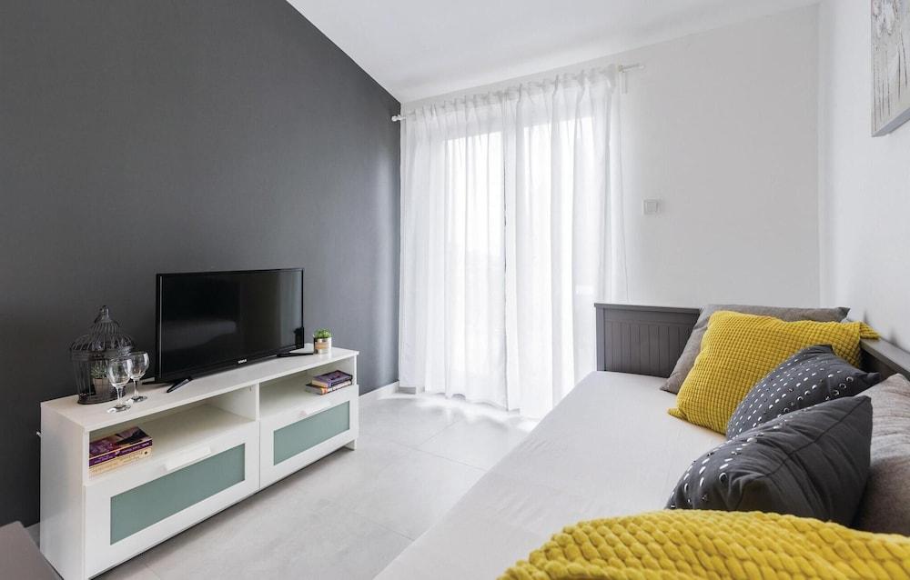 أويسوم أبارتمنت إن بوريك ويذ 1 بد رومز المنطقة الخارجية