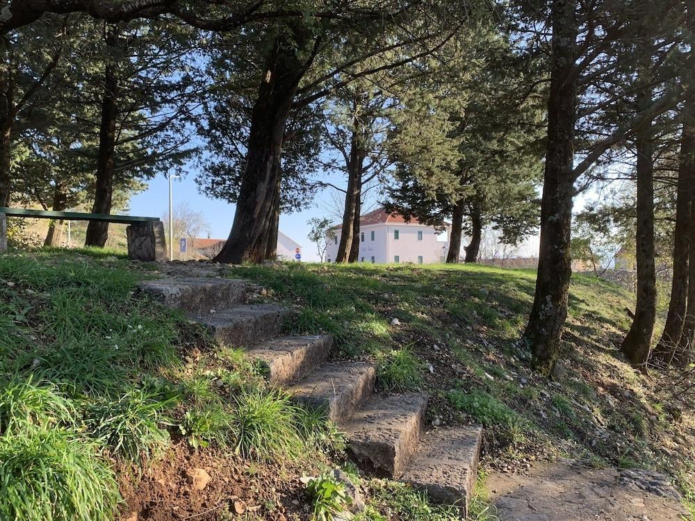 ٔيموتسكي بلاو سي أبارتمنتس ، بول! المنطقة الخارجية