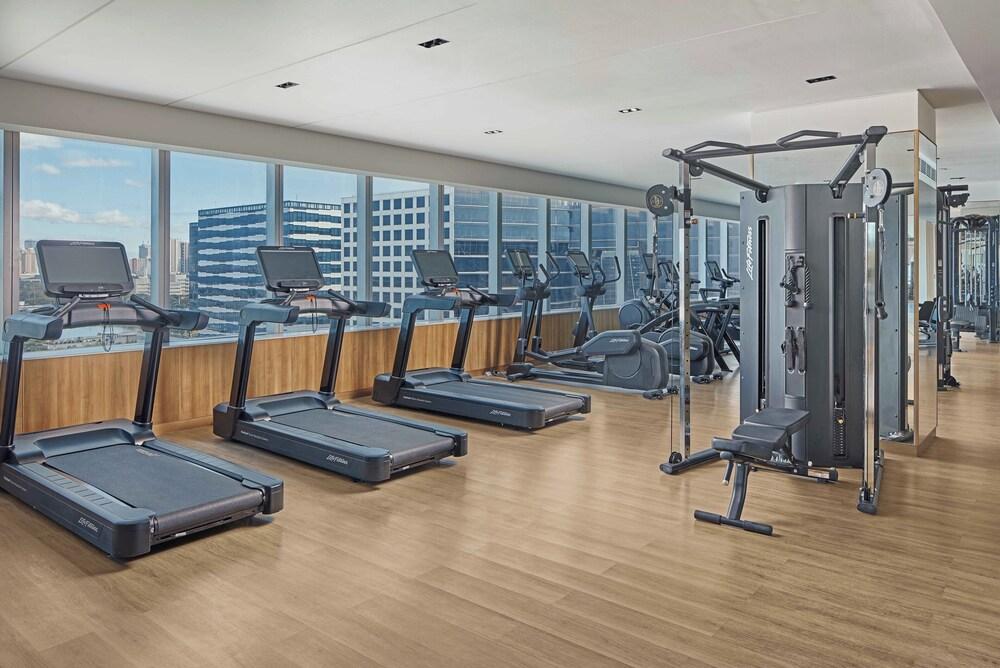 لانسون بليس مول أوف أسيا مانيلا مرفق اللياقة البدنية