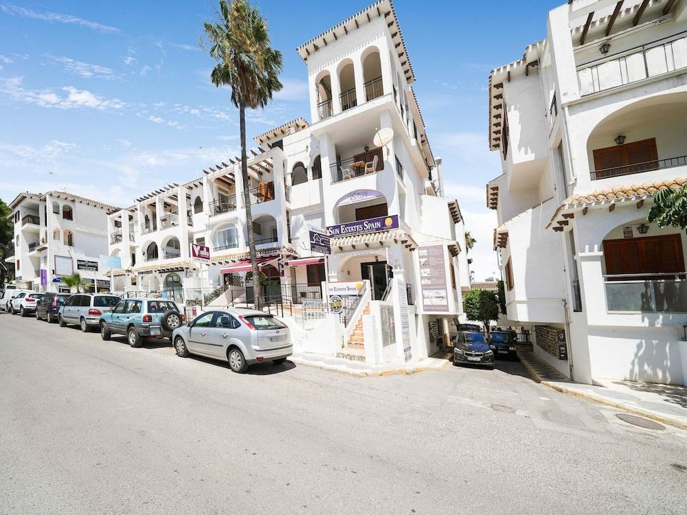 بيلفيلا باي أو اي أ  بلازا دي فيلامارتين المنطقة الخارجية