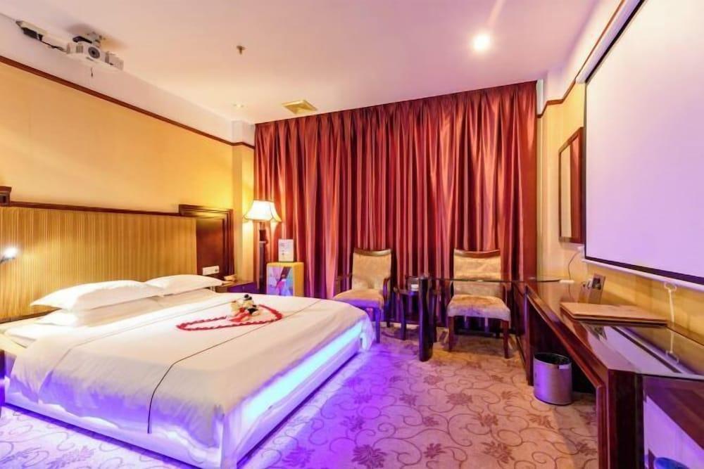 Yinwan Hotel( South China country garden store)