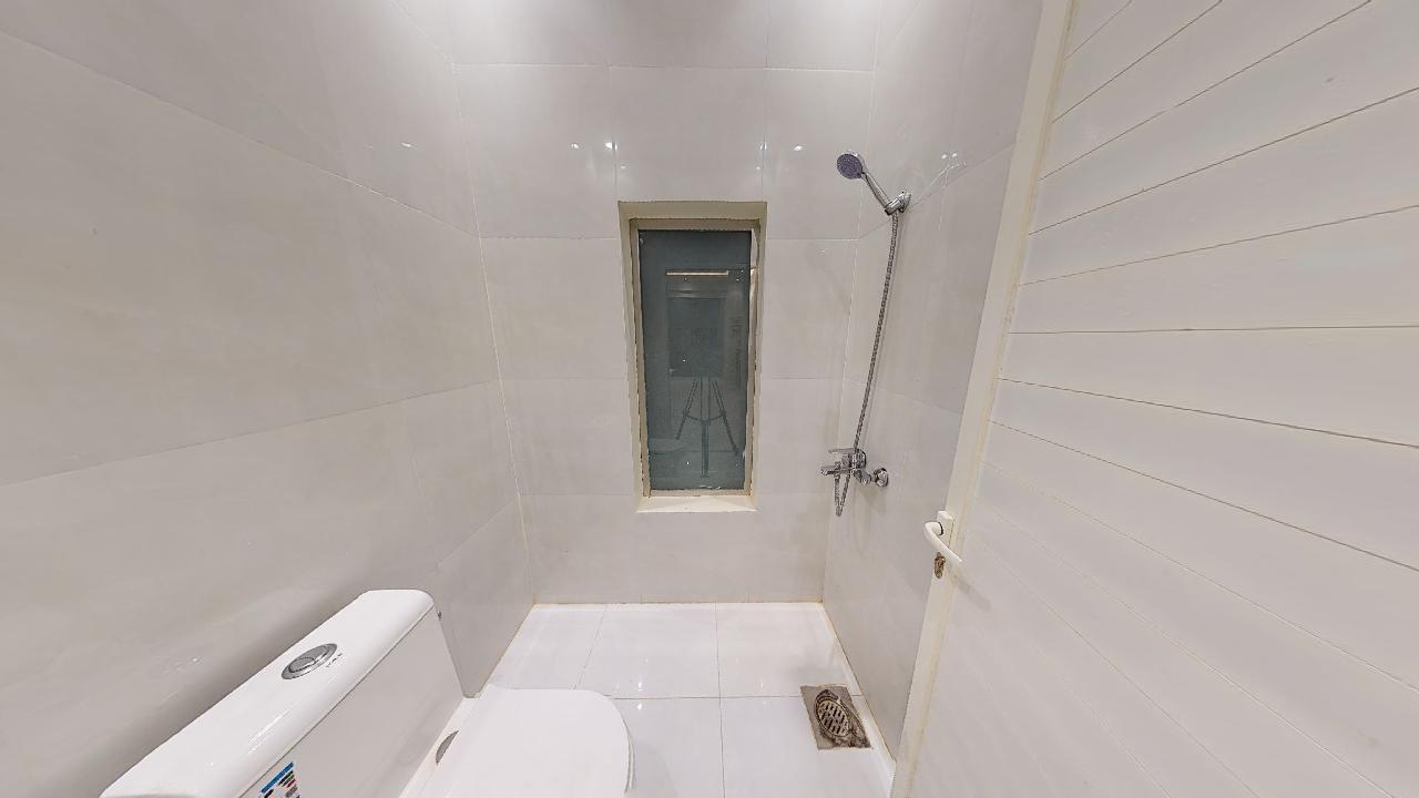 Comfy Chalet with Comfortable and Simple Furniture | 1497 Bathroom