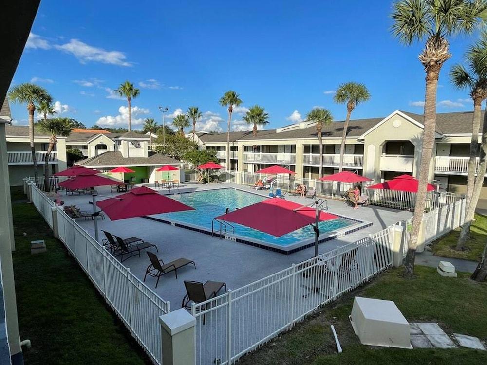 نيولي روم إن كوزي هوتل ويذ سوبر لوكيشن باركس غرفة