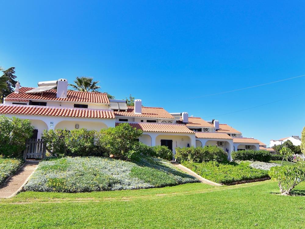 أبارتامينتوس فالي دي كاروس باي بورتوجالفرياس تفاصيل الفندق من الخارج