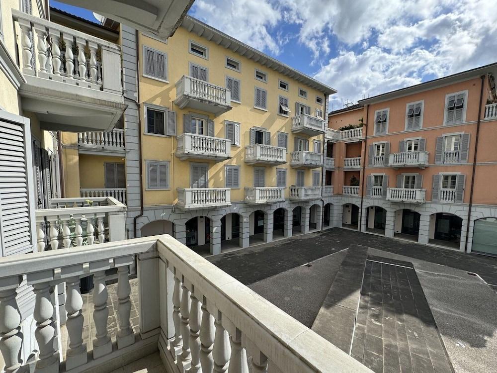 فيلا إن لوكا ويذ بول آند فاينياردز المنطقة الخارجية