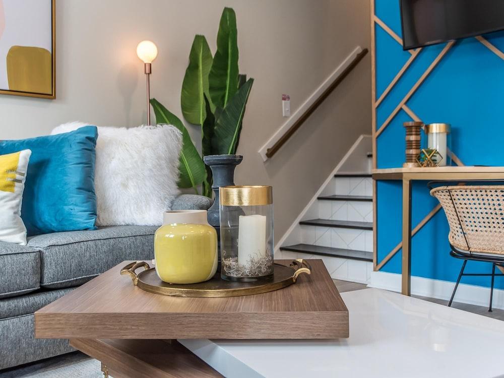 ديلايتفول دويلينج أون بورس د وٓ - بي غرفة