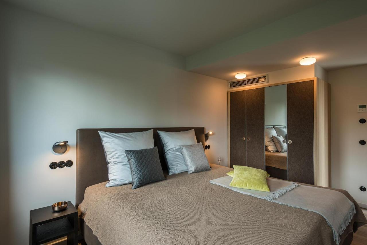 جولدن بول، اكسكلوزيف سيرفيسد أبارتمنتس ميونيخ أخرى