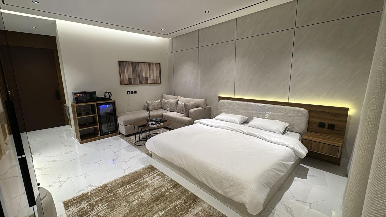 Elegant Studio with Self Check-in | 5756 Others