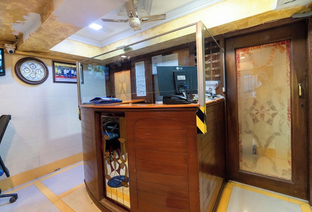 Hotel Arma Near BKC Reception