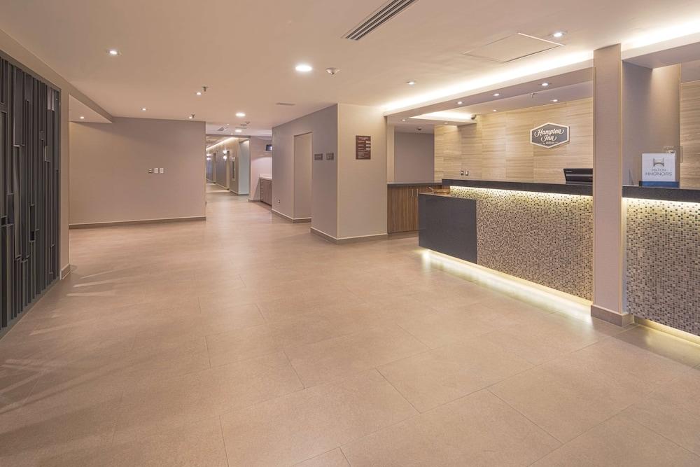 Hampton Inn by Hilton Monterrey/Galerías-Obispado Reception