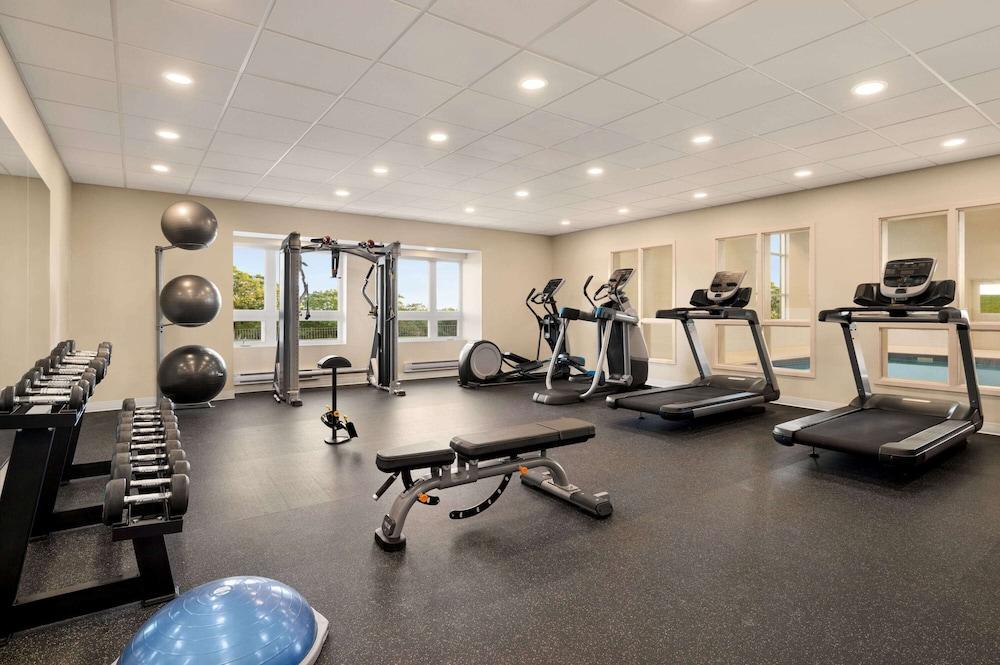 Microtel Inn & Suites by Wyndham Aurora Fitness Facility