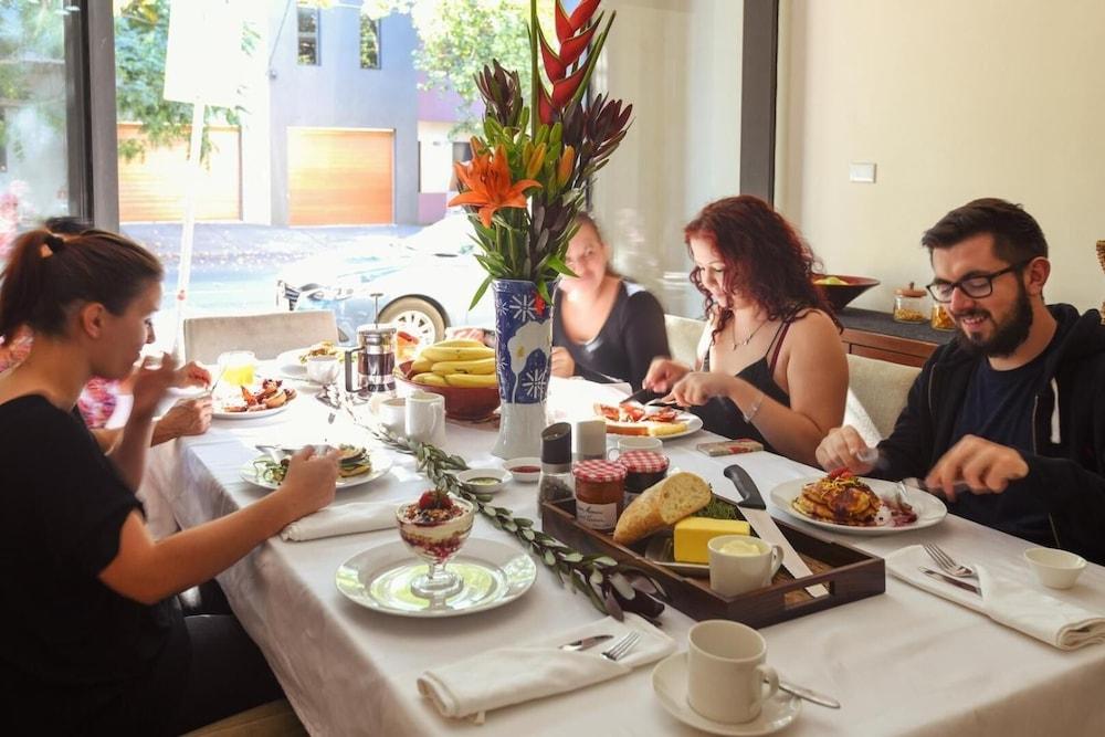 ليلي ساندز باي ريدآونينغ الصورة الأساسية