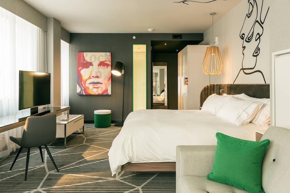 رينيسانس مونتريال داونتاون هوتل