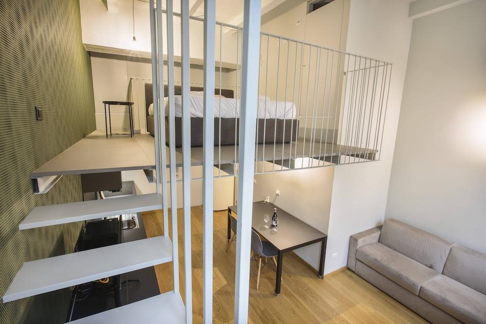 Modern Loft in Porta Venezia - Hosted by Sweetstay Room