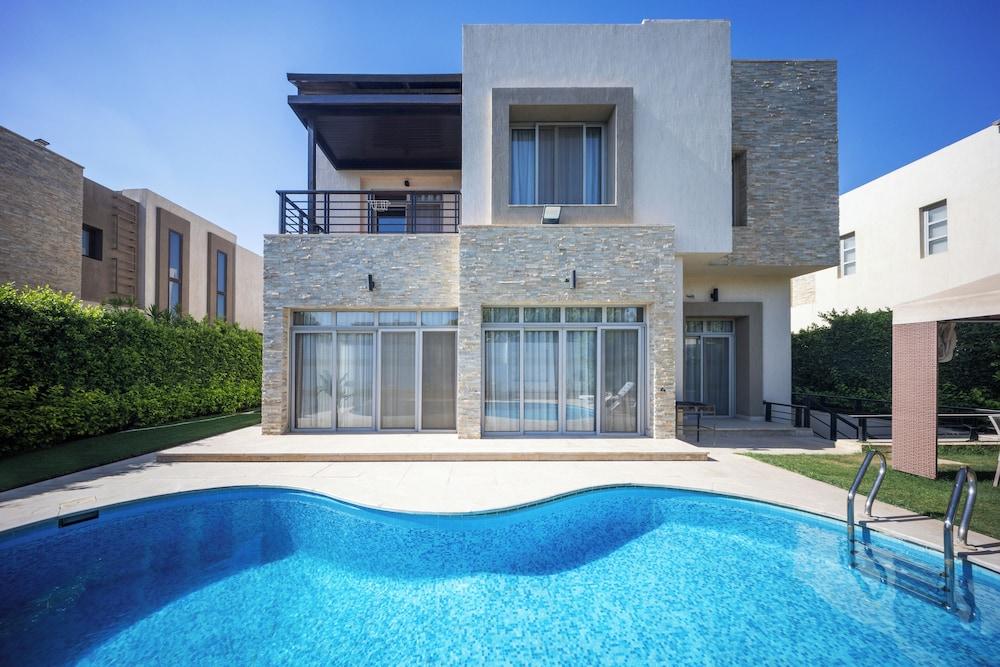 Villa With Private Pool In Beverly Hills Waterslide