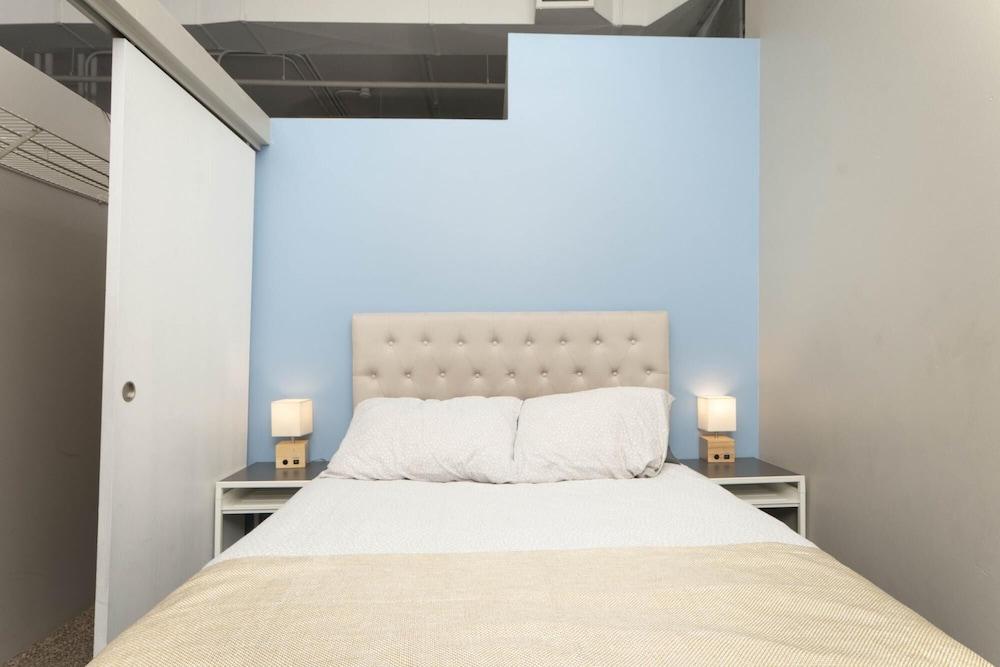 Spacious 2 BR Apt - Loft Style and Open Plan Room