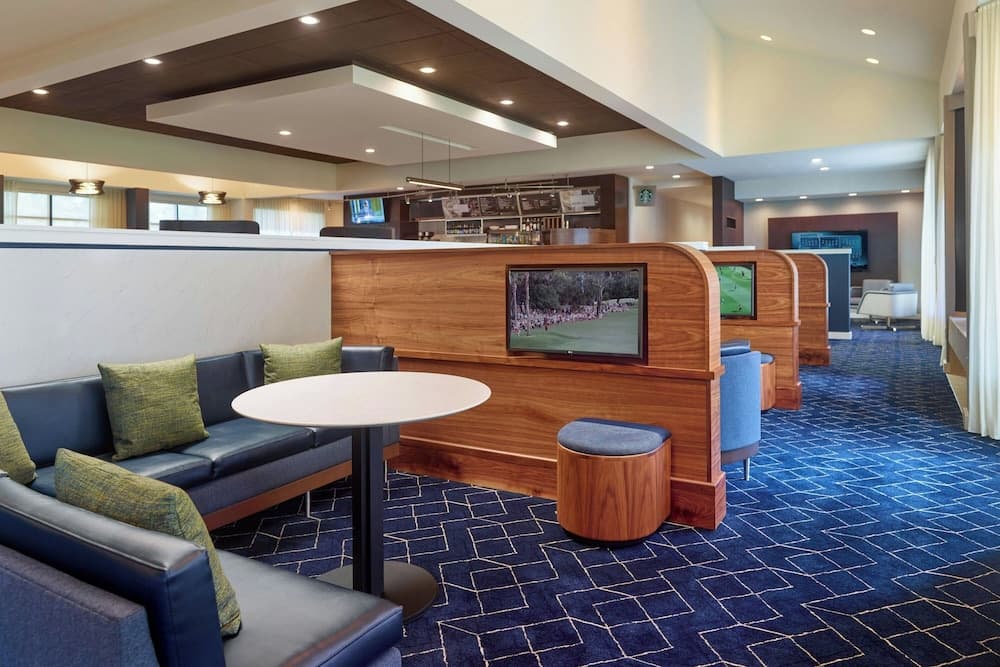 Courtyard by Marriott Atlanta Airport South/Sullivan Road Lobby