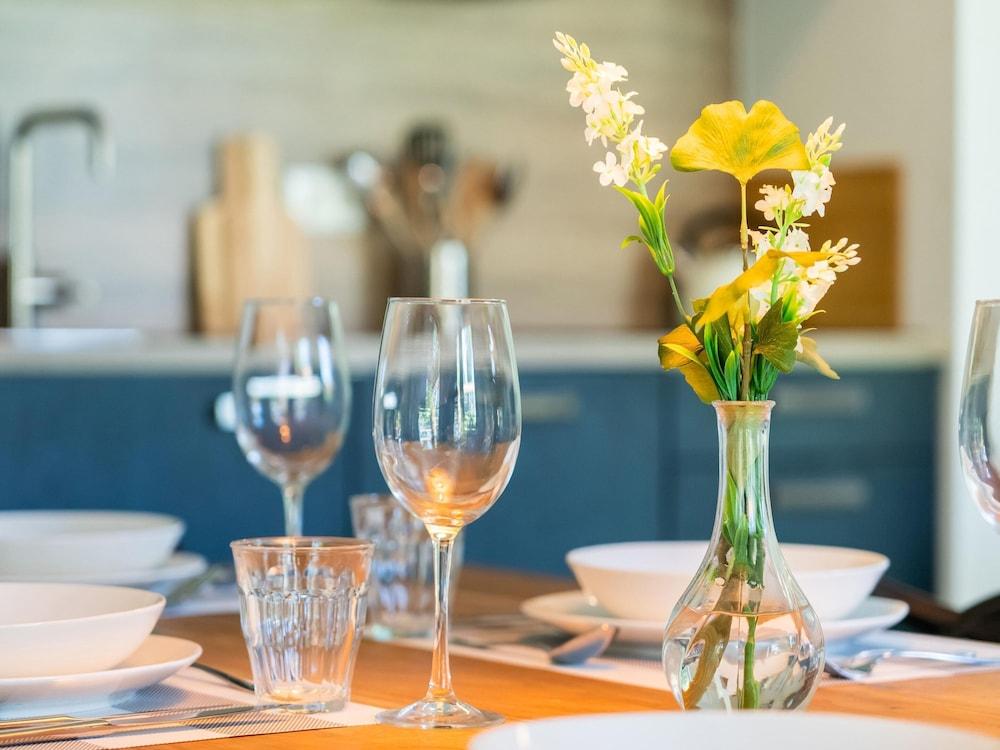 هوليداي هوم إن لوتشيم ويذ جاردن فيو تفاصيل الفندق من الداخل