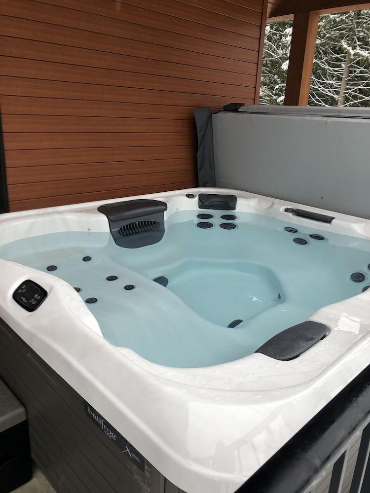 ريفيلستوك ريتريت باي ريفيلستوك فاكيشنز مغطس خاص في المنتجع الصحي