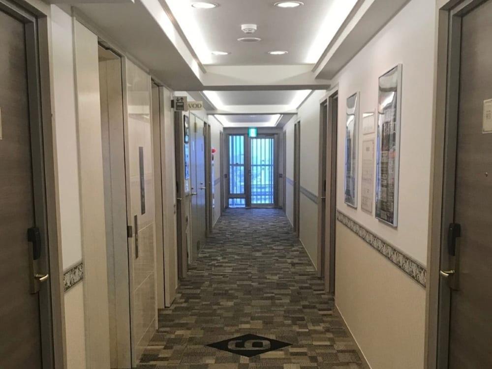 طويوكو إن بيواكو لاين مينامي كوساتسو ستيشن داخلي