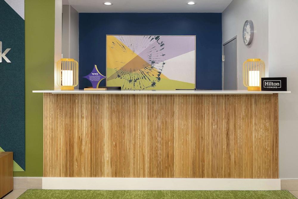 سبارك باي هيلتون إيفانزفيل ايس، ، إن منطقة الاستقبال