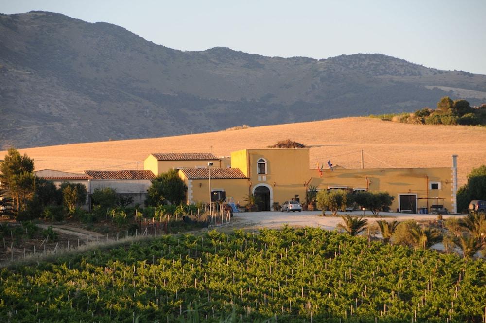 أجريتوريزموباغليو بوكوروبا