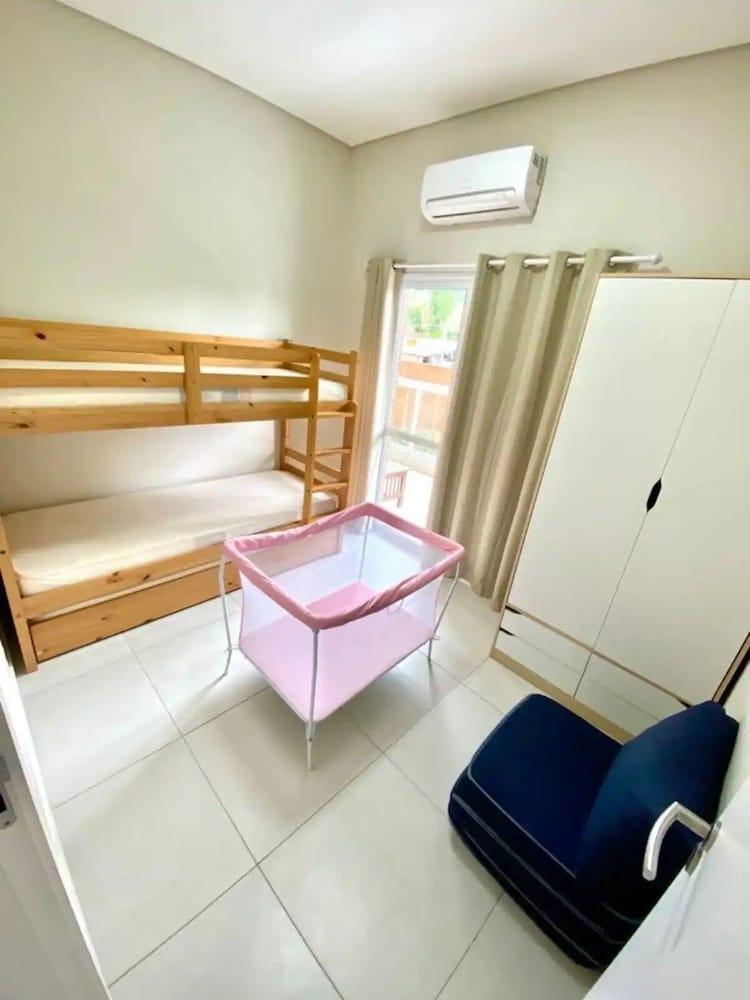 أبتو نوفو إي أريخادو كوم أوما أمبلا ساكادا غرفة