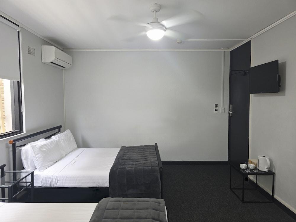 بانانيا هوتل غرفة